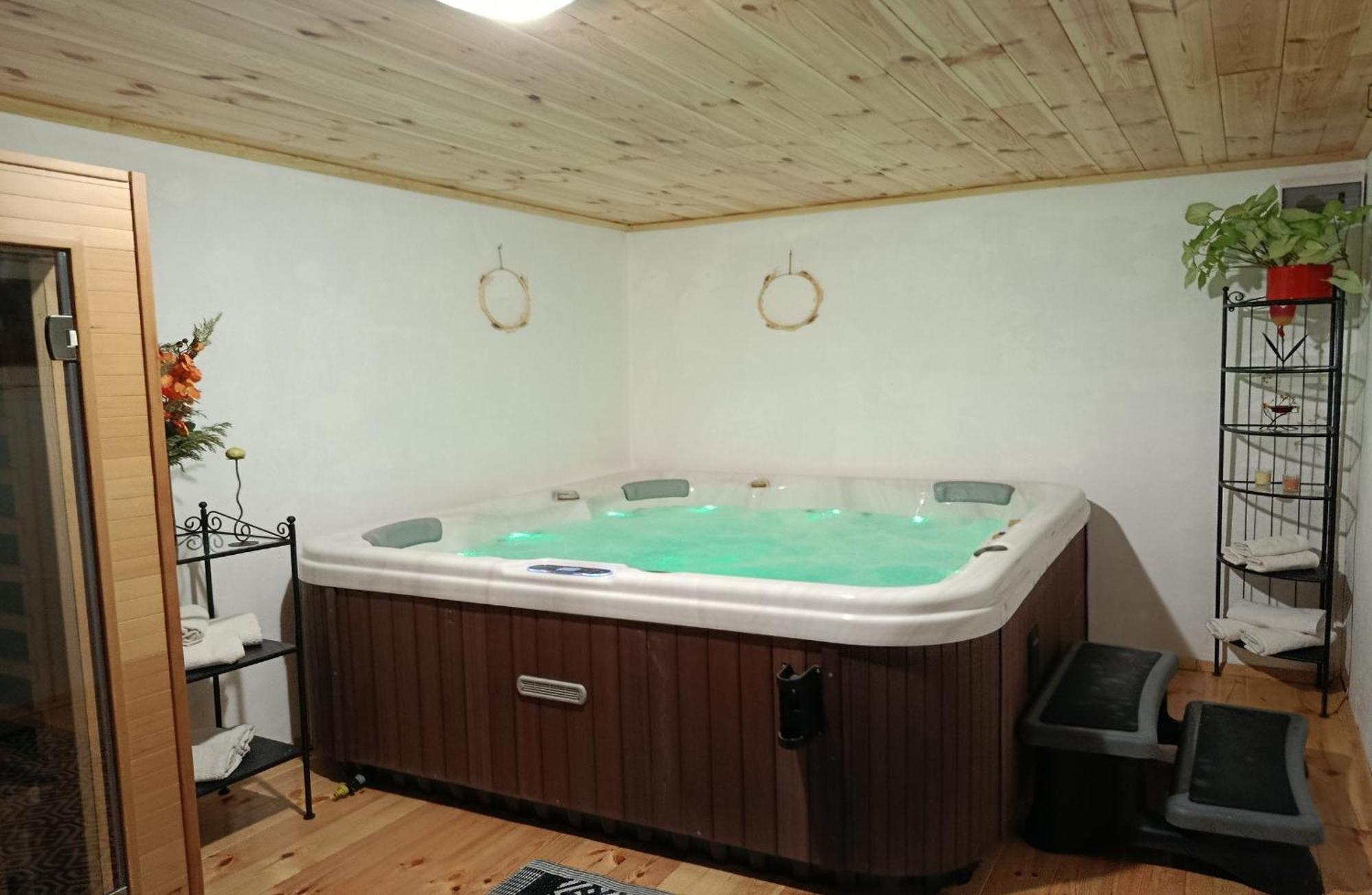 Erzsebet Vendeghaz Es Apartman Hajduszoboszlo Ngoại thất bức ảnh