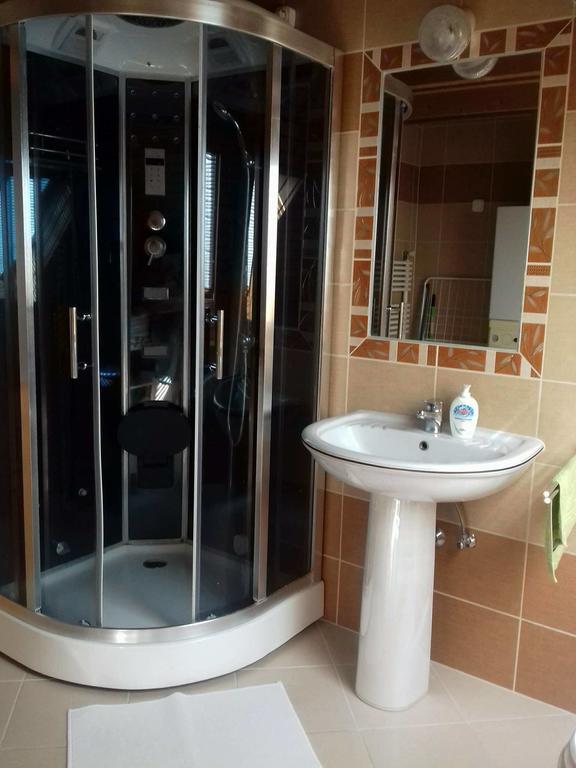 Erzsebet Vendeghaz Es Apartman Hajduszoboszlo Ngoại thất bức ảnh